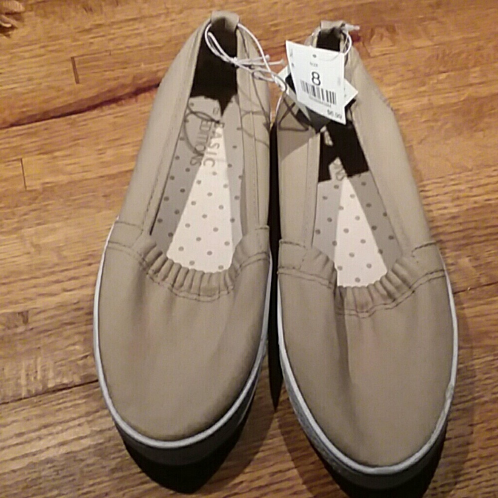Basic Edition canvas shoes